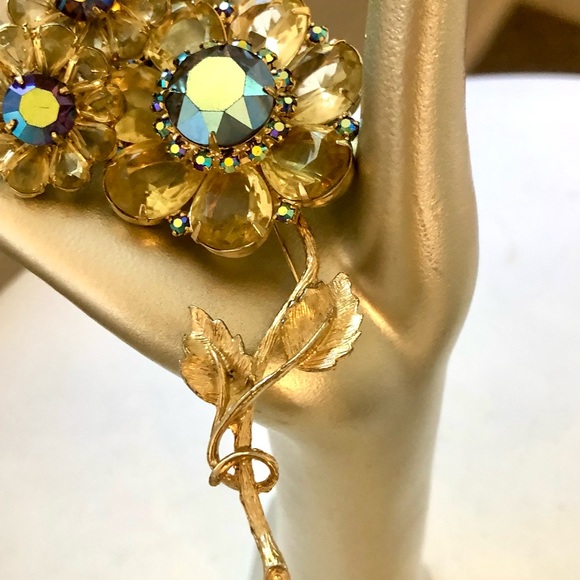 Vintage Cadmium Glass Flower Rhinestone Brooch Demi Parure Set - Picture 16 of 17